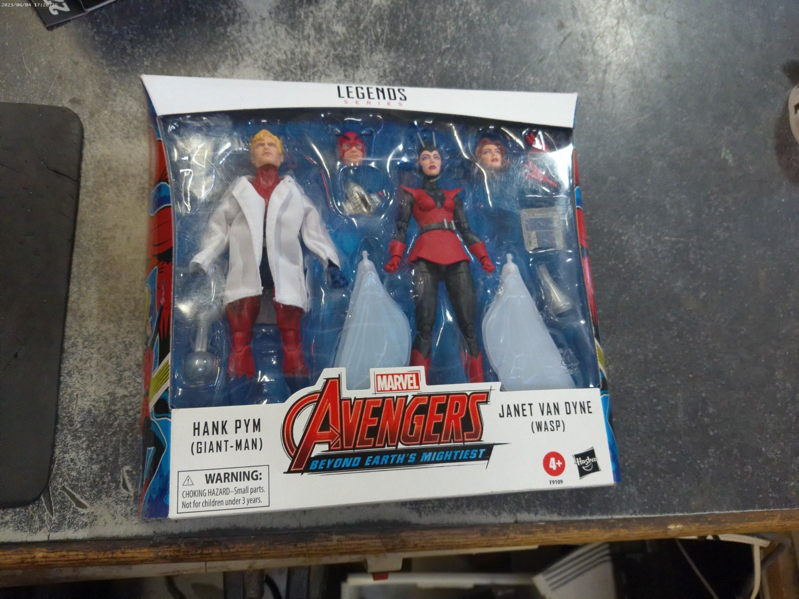 Marvel Legends Hank Pym (Giant-Man)  Janet Van Dyne (Wasp) NIB
