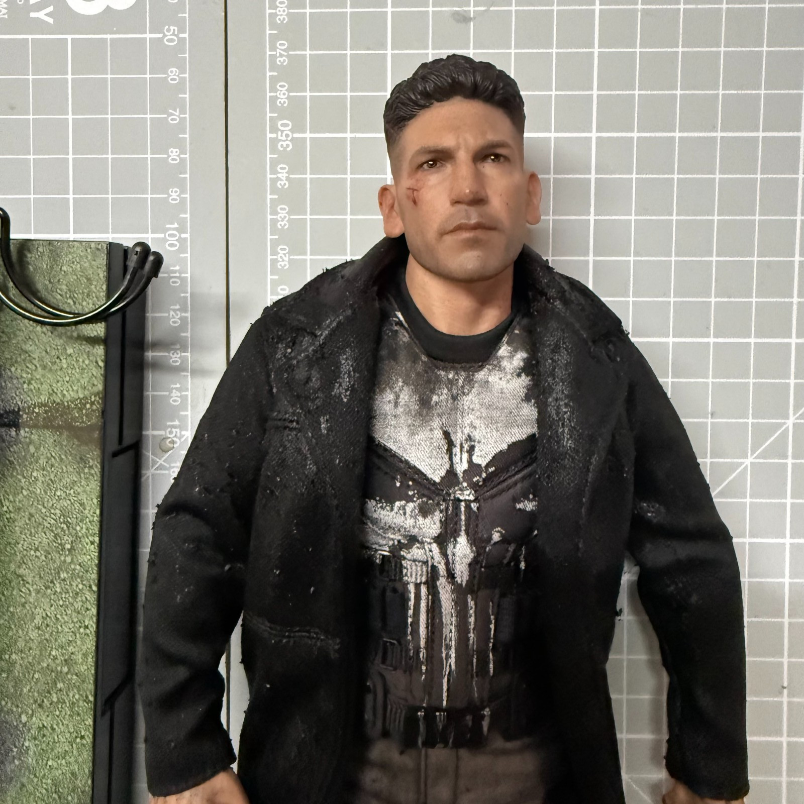 Hot Toys 1/6  Scale The Punisher FIGURE ONLY, Netflix  Action Figure