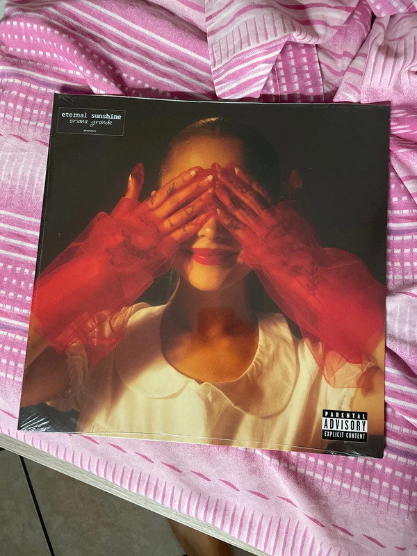 vinile di “eternal sunshine” di ariana grande
