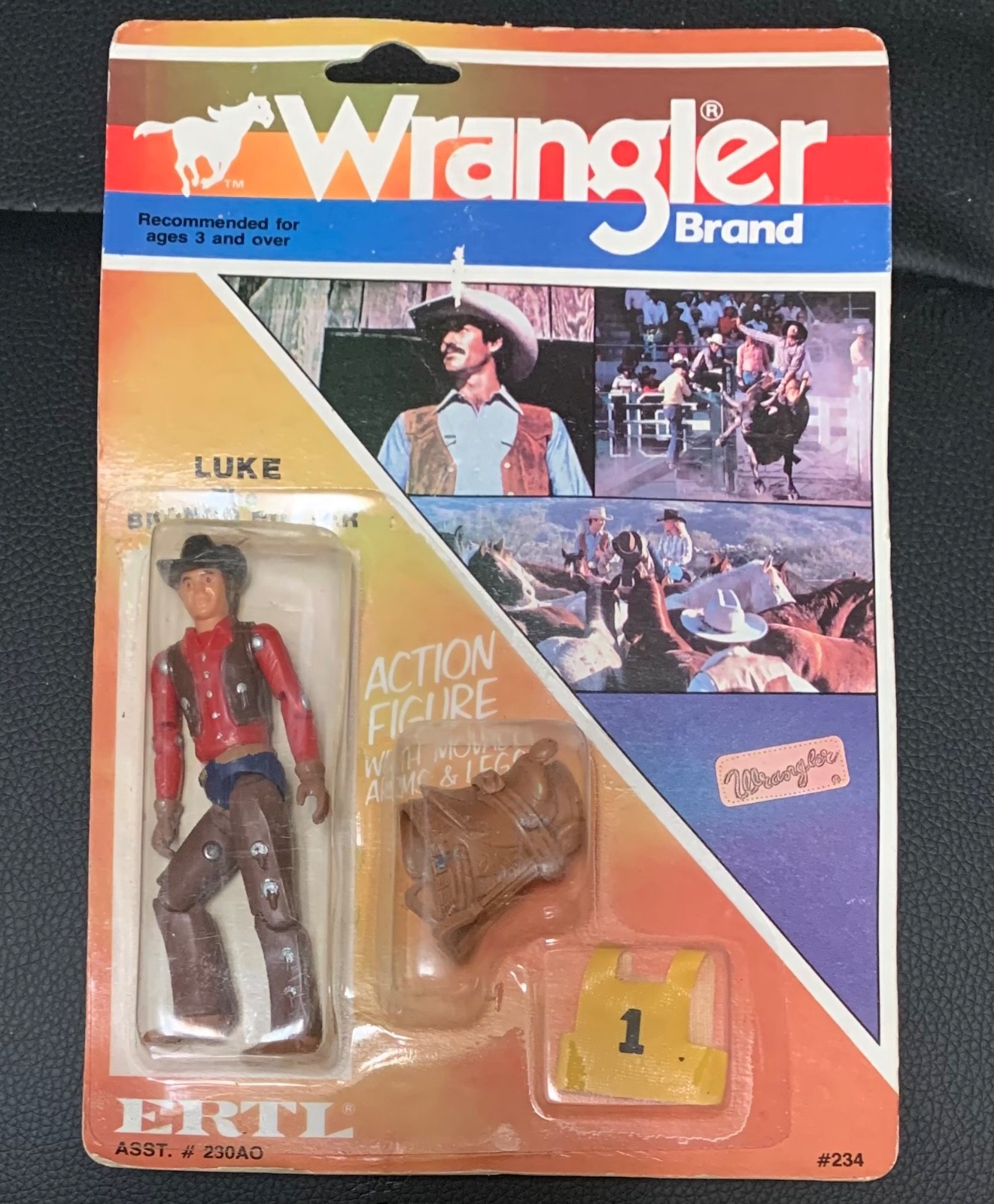 1983 ERTL Wrangler Brand Luke The Bronco Buster #230AO Modellino Cardato