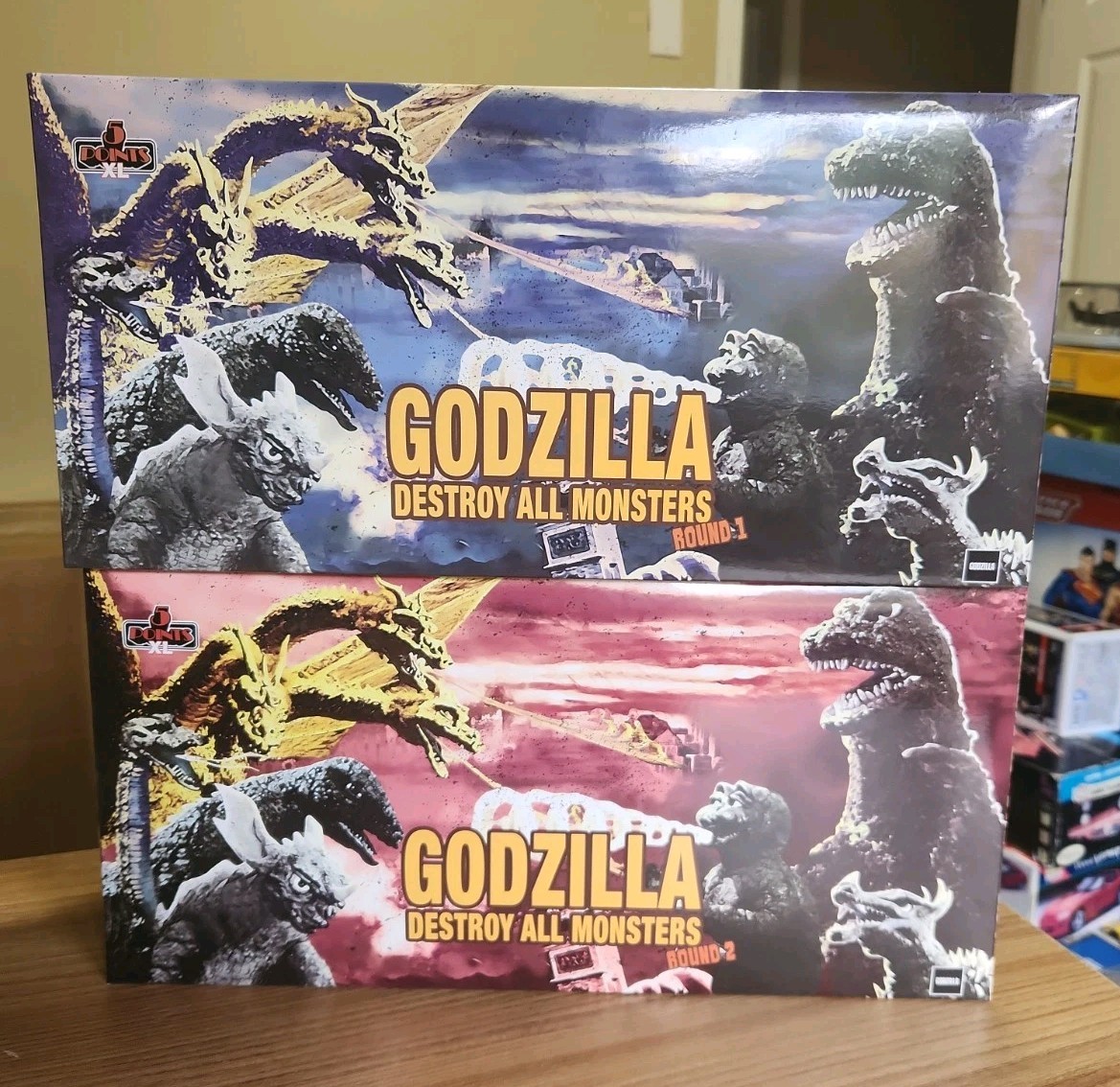 Mezco Toyz 5 Points Godzilla Destroy All Monsters XL Round 1 And Round 2 Wow 🔥 