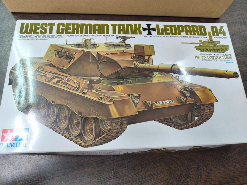 Modellino Tamiya German Leopard A4 Tank Kit 1/35