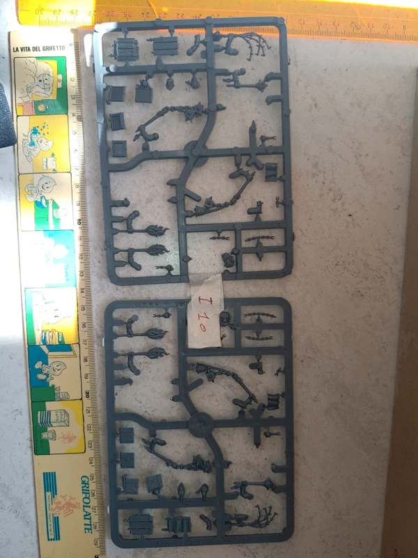 Warhammer Fantasy - Set 2 Sprue Armi Accessori e Reliquie Flagellanti Impero Bitz