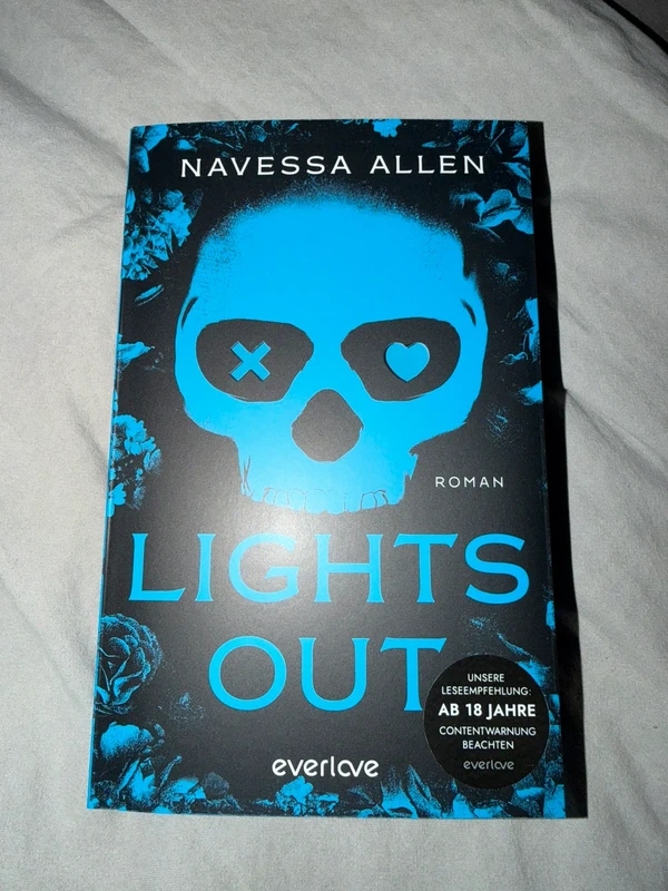 Lights Out von Navessa Allen - Wie neu mit Farbschnitt