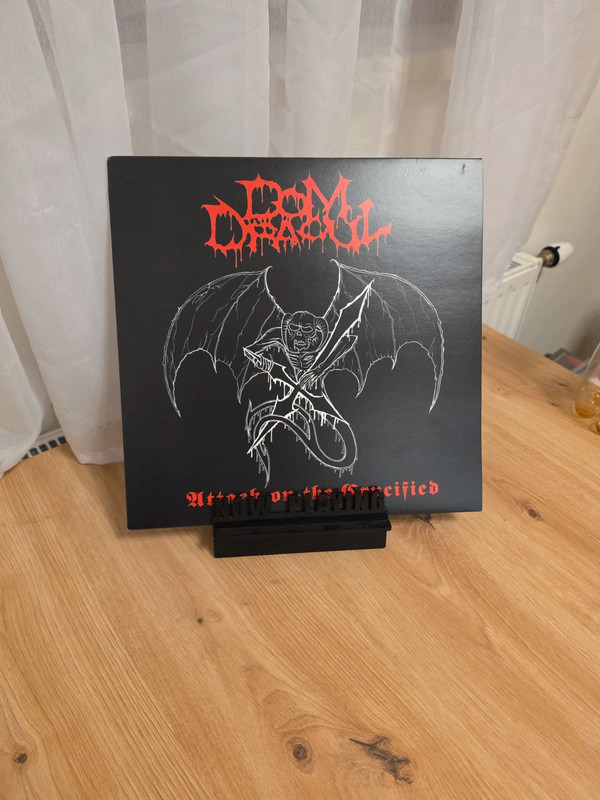 Dom dracul - attack on the crucified LP