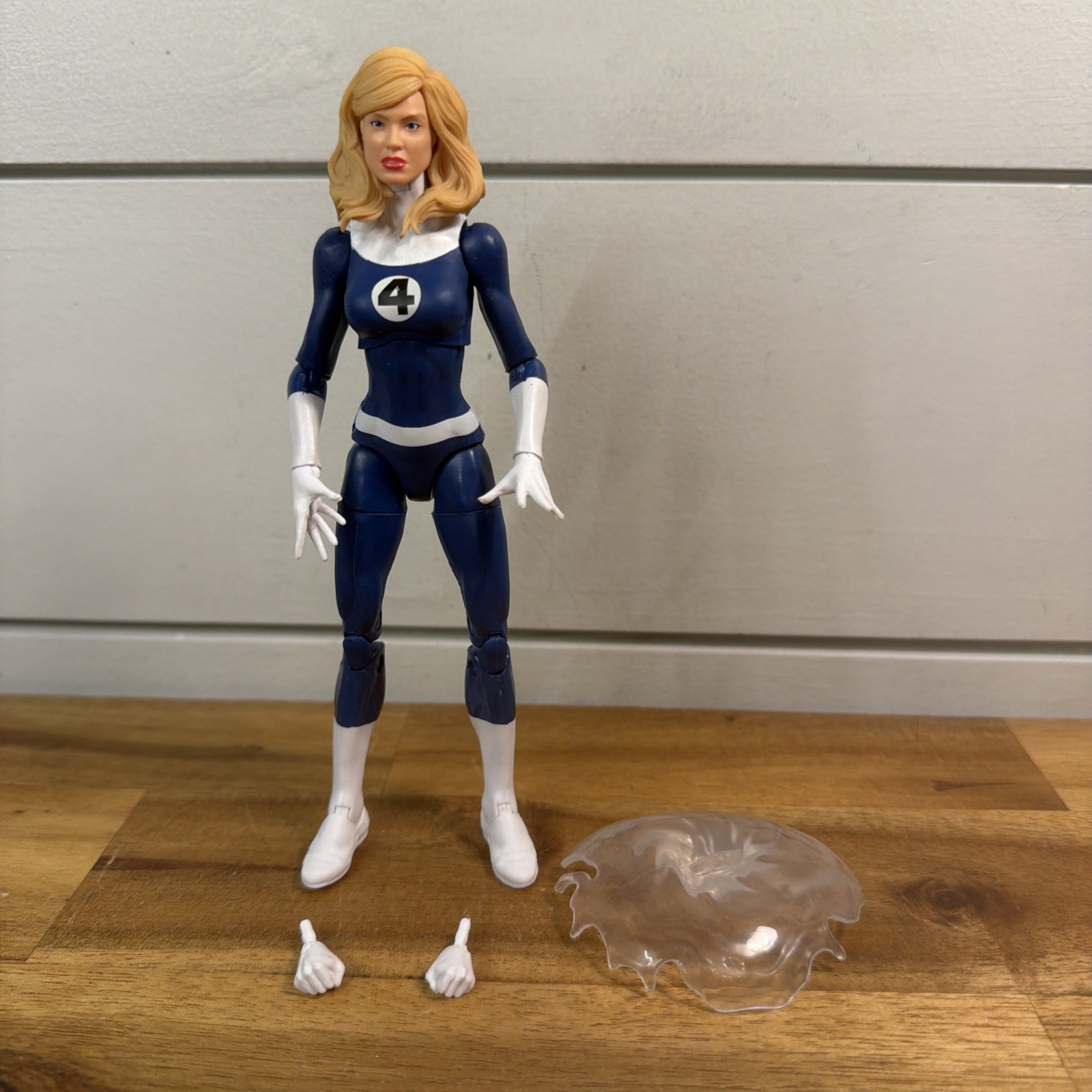 Marvel Legends Donna Invisibile Azione Fantastici Quattro Retrò Completo Spedizione Veloce!