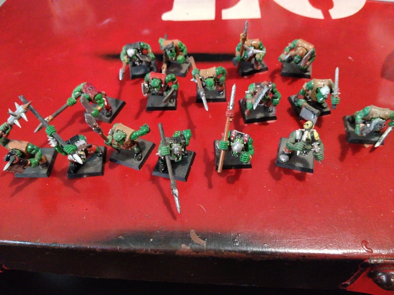 Warhammer orc + grape armes tête bouclier etc