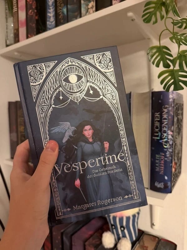 Vespertine - Margaret Rogerson mit Bücherbüchsen FS & digitaler Signatur