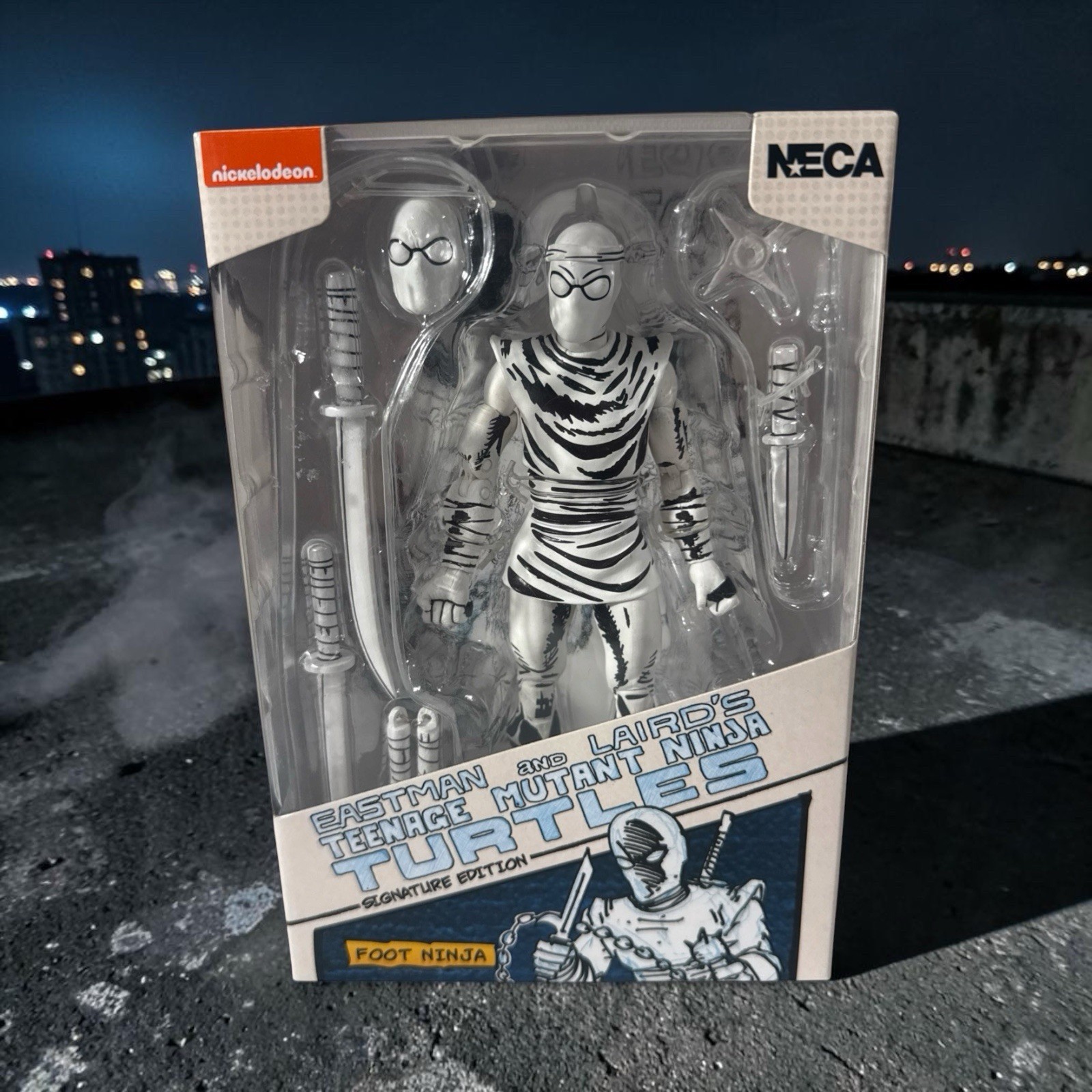 NECA Teenage Mutant Ninja Turtles Signature Edition Foot Ninja bianco e nero NUOVO