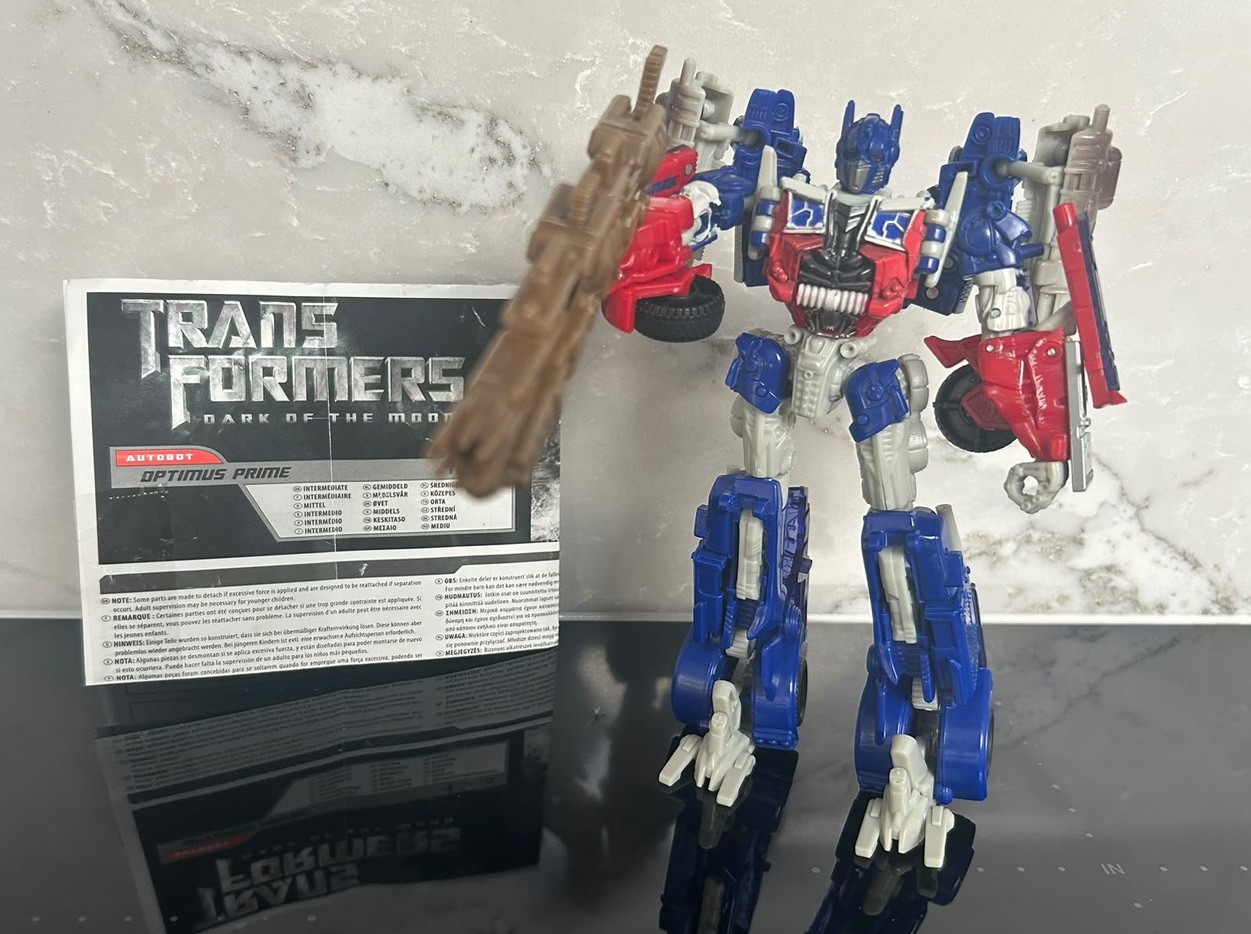 Transformers Dark of the Moon Voyager Class Optimus Prime DOTM