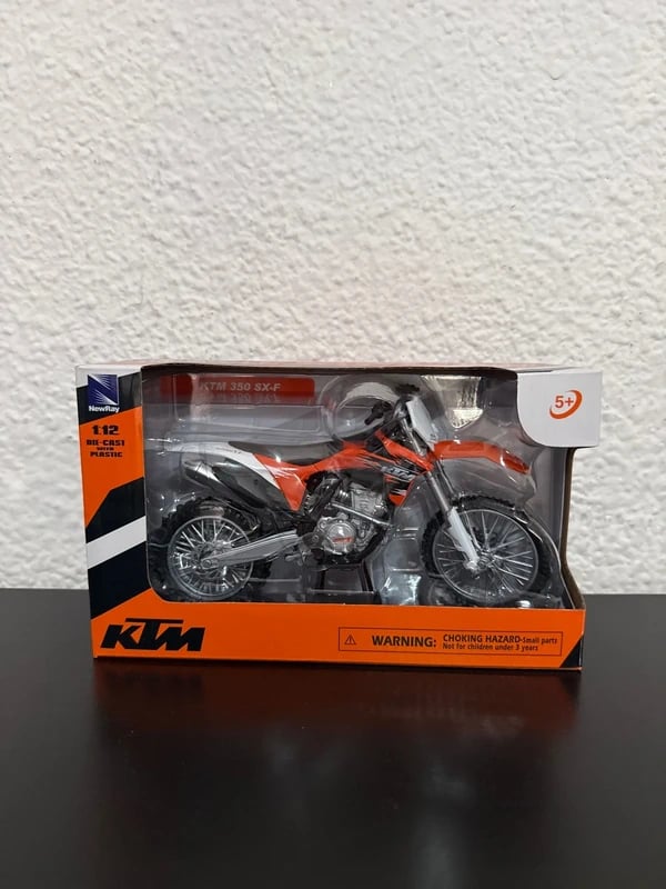 Moto KTM 350 sx-f , Scala 1:12.