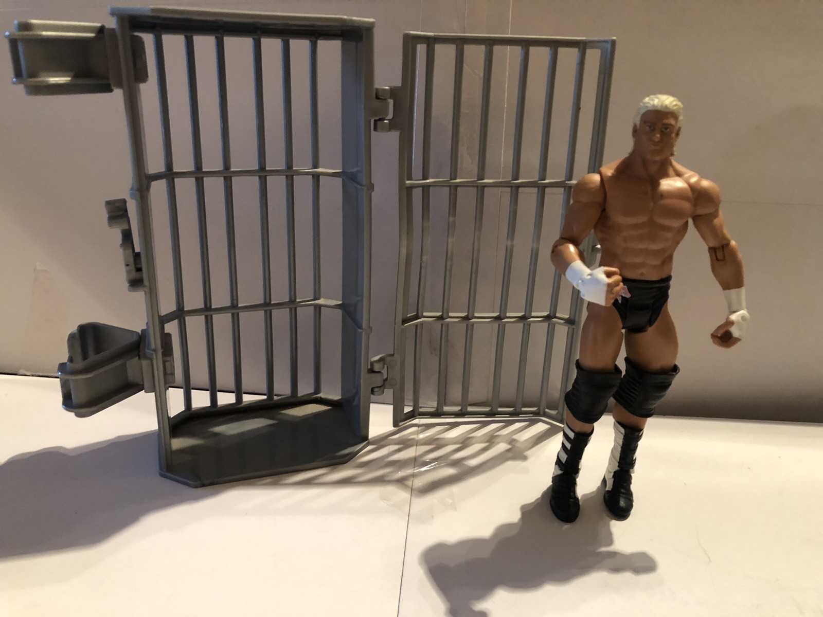 WWE Holding Cage e Mattel Dolph Ziggler