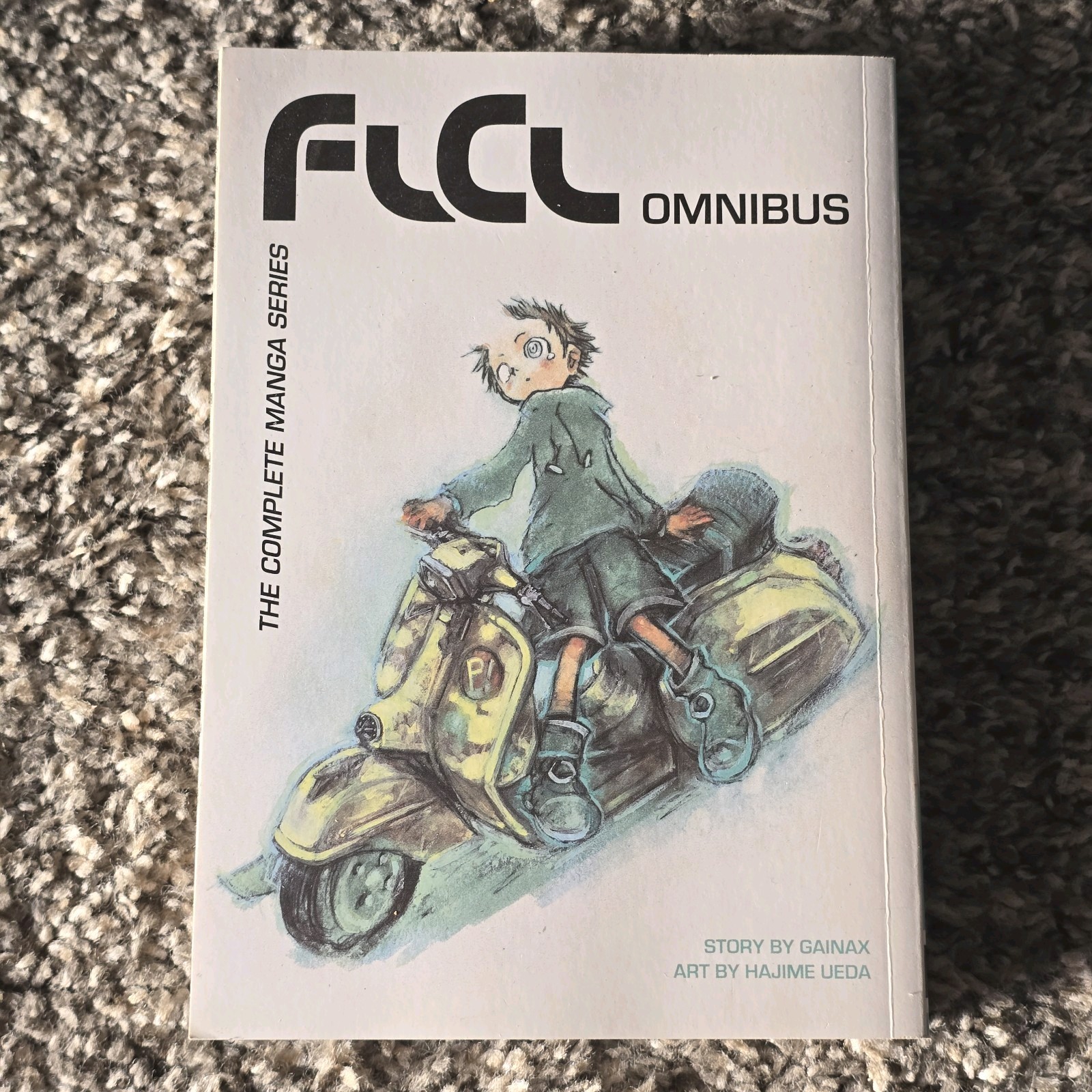 FLCL Omnibus serie manga completa inglese Dark Horse fumetti Hajime Ueda Gainax