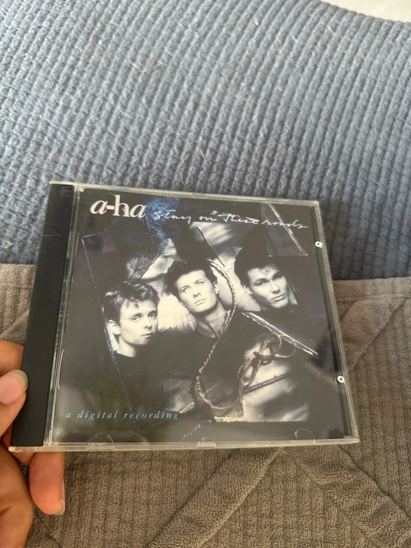 CD a-ha star on these roads