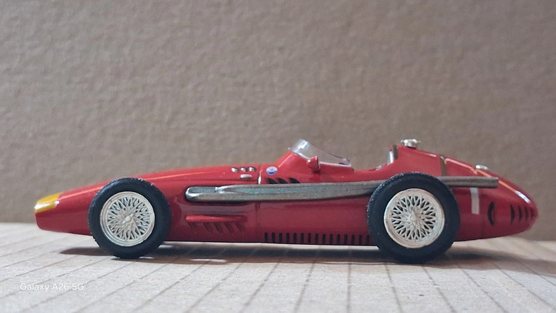 Maserati 250 F scala 1_43