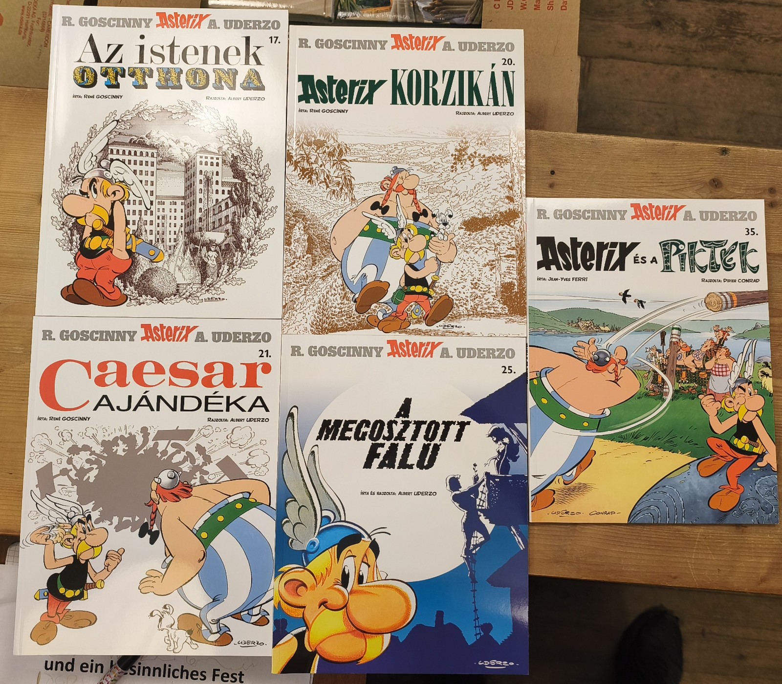 5x Asterix Comics UNGHERESE (Magyar) - NUOVO/mai letto da liquidazione attività