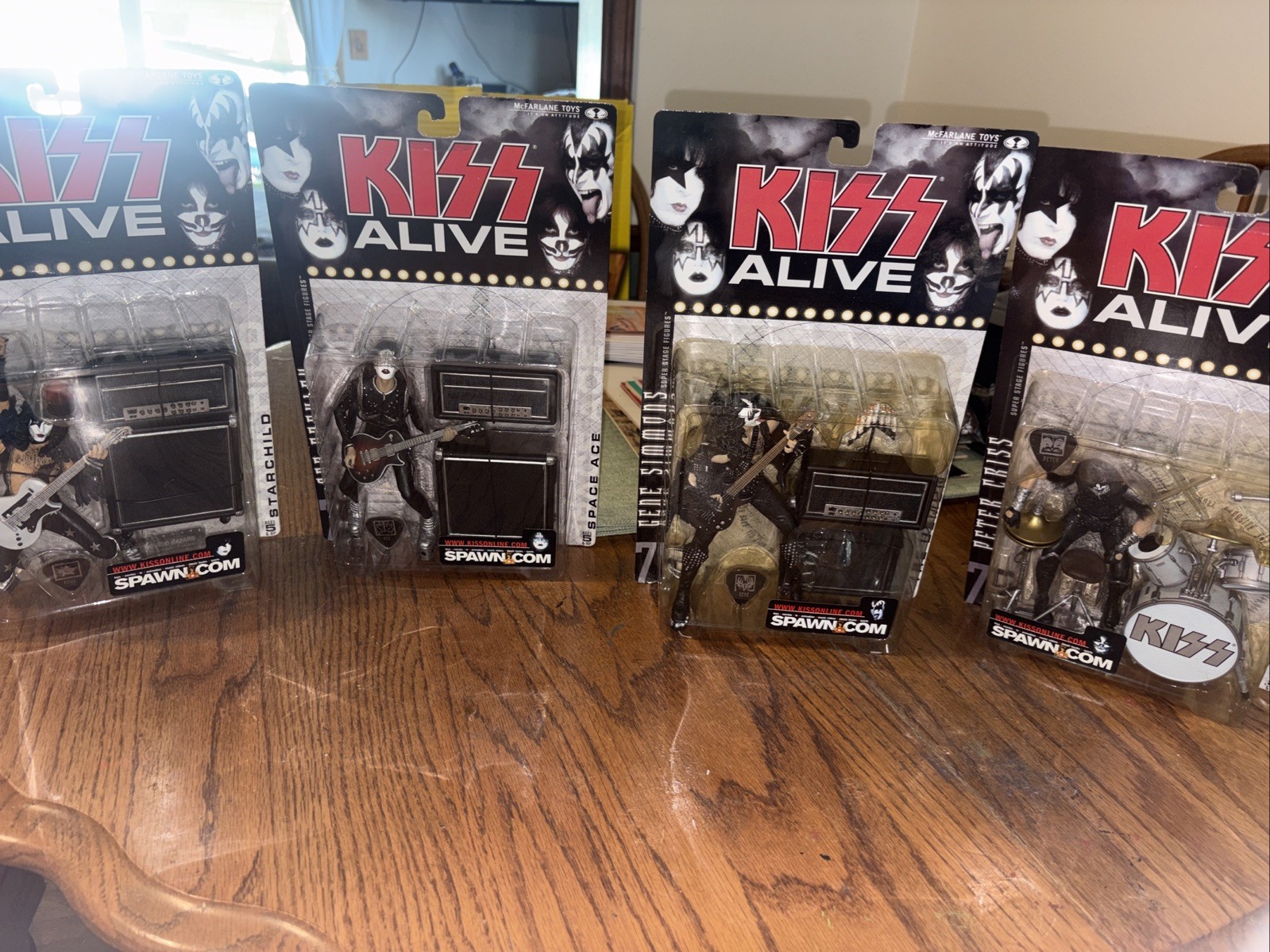 KISS Alive McFarlane Toys Super Stage Figure SET DI 4! 2000 NUOVO IN SCATOLA
