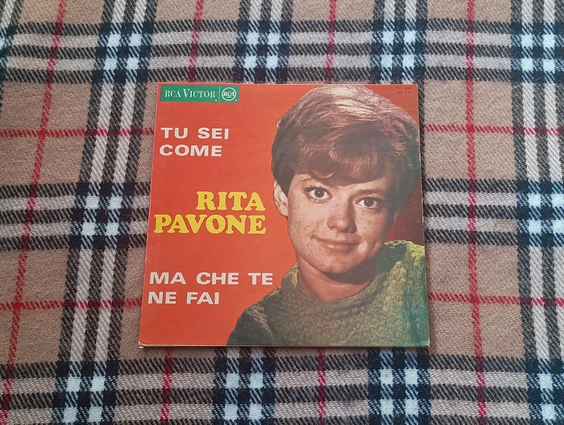 Rita Pavone - Tu Sei Come / Ma Che Te Né Fai  - 7"/ EP 45 rpm Portugal Rare