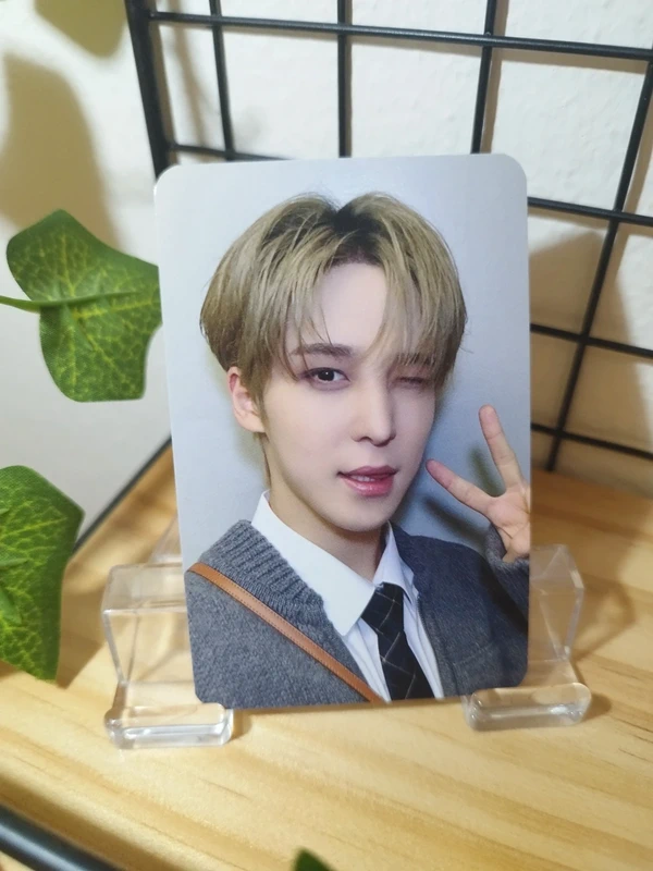 Ateez Yunho fan sign POB