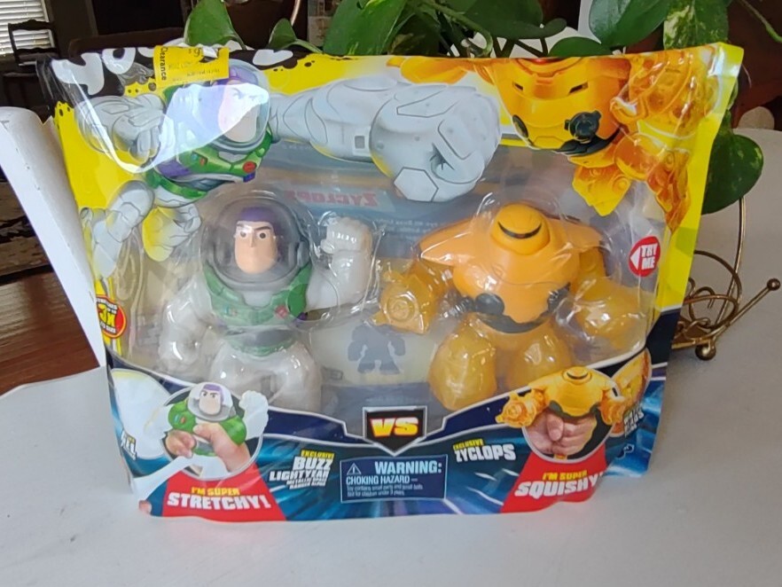 Heroes of Goo Jit Zu Disney Pixar Buzz Lightyear  Zyclops New Collector