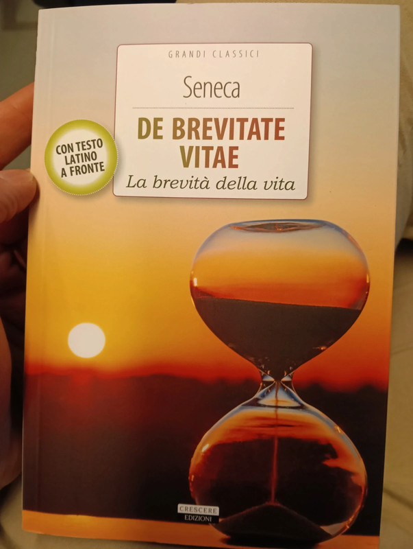 Libro Seneca “De Brevitate Vitae”  Edizione Crescere, con testo latino a fronte