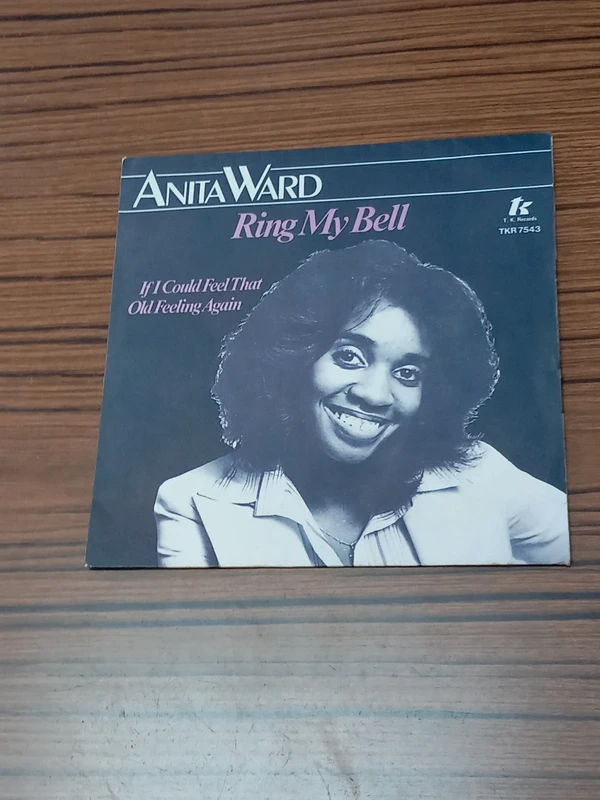 1 disque 45t anita ward ring my bell tb état