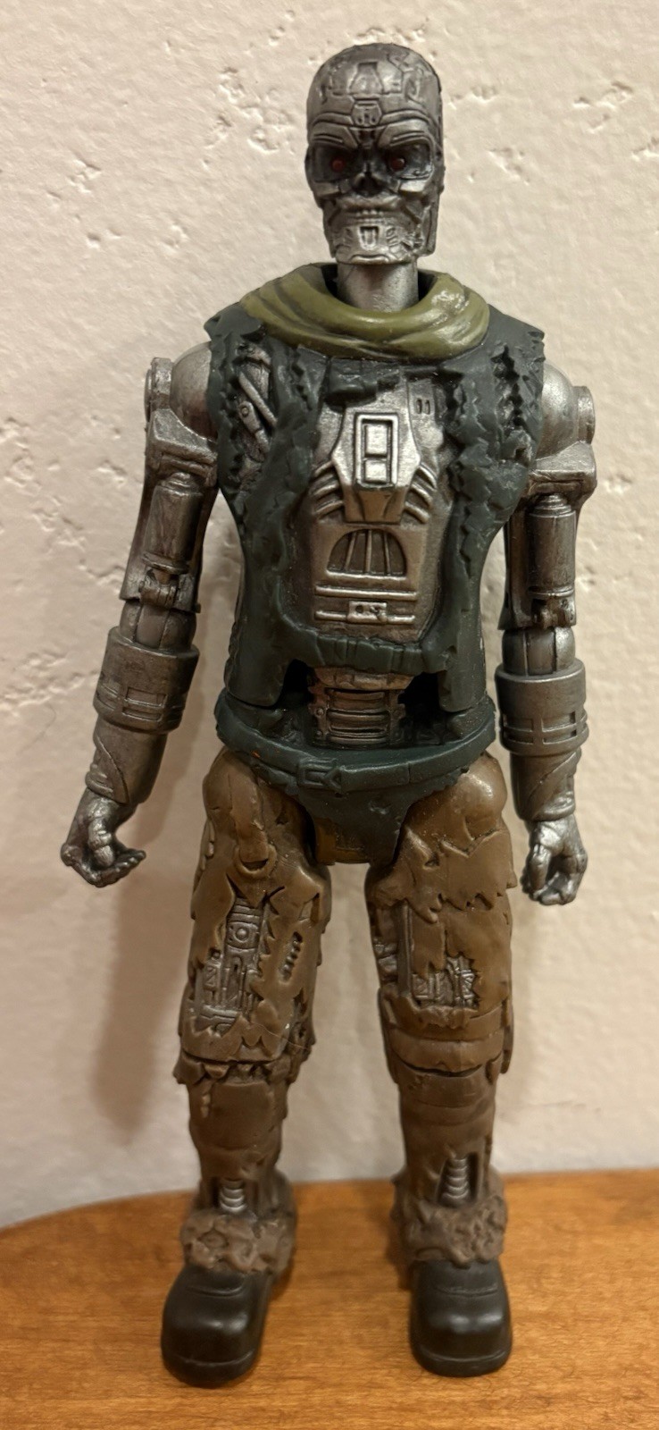 Terminator Salvation T-600 Deluxe 11’’’ Action Figure Cyborg Robot Playmates 2009