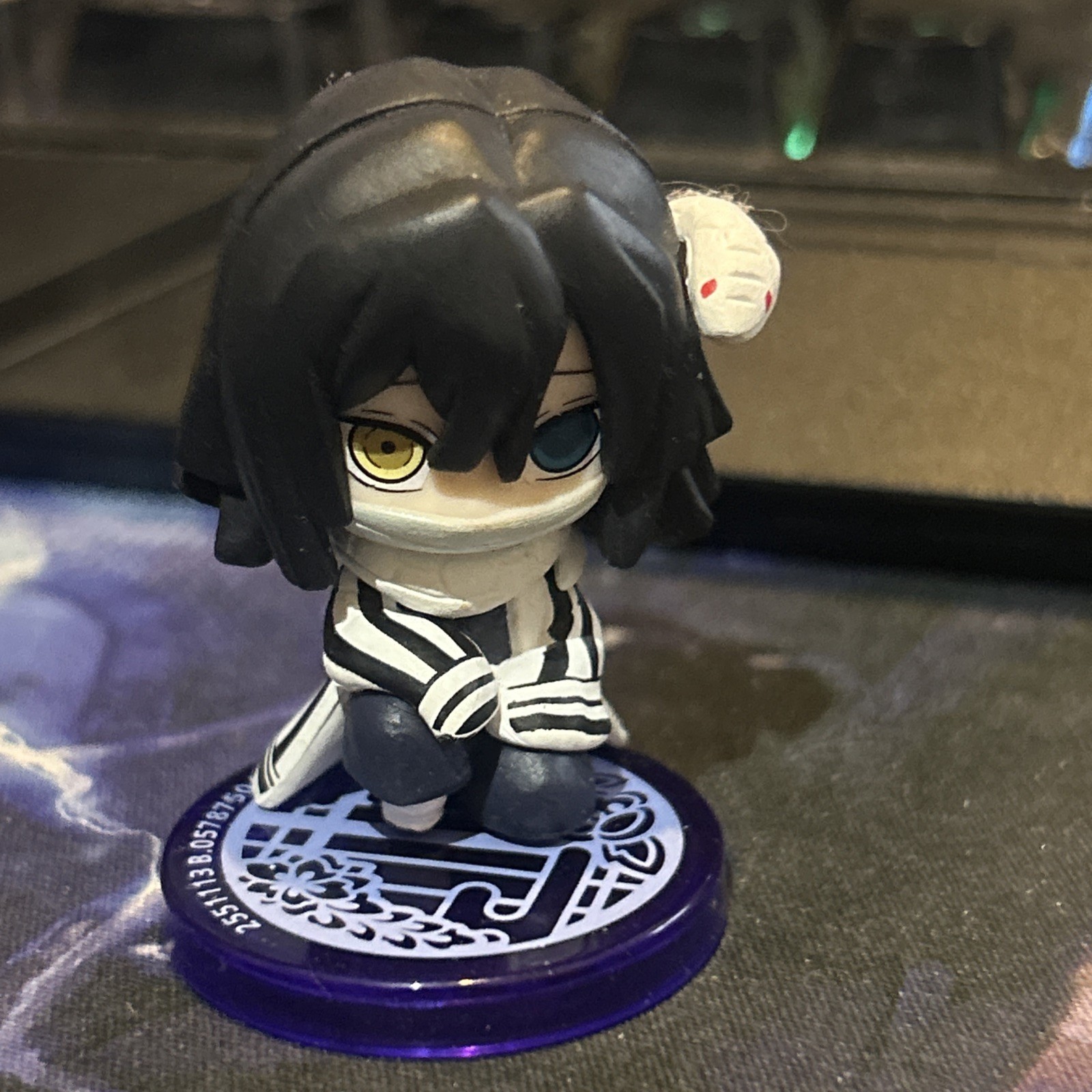 Bandai Demon Slayer Kimetsu no Yaiba Gashapon Obanai Iguro 2" Mini Figura Gacha