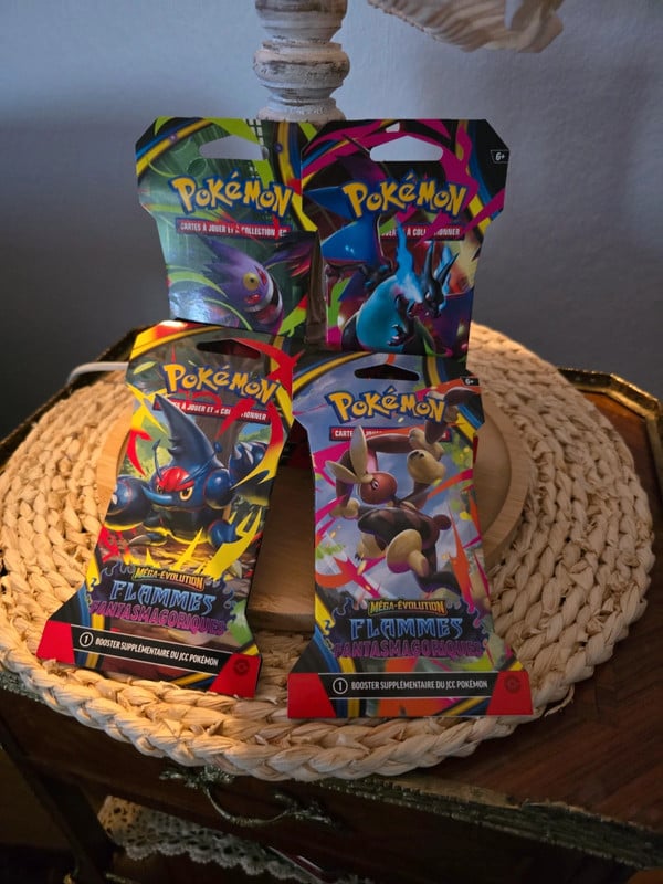 Artset de 4 booster Pokemon Flammes Fantasmagoriques