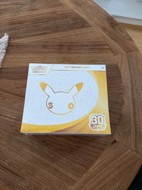 Pokémon Top Trainer Box 30 Jahre