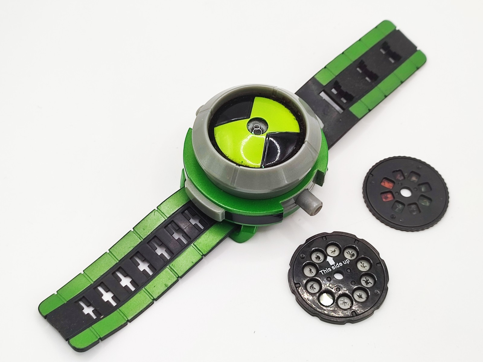 2008 BANDAI CARTOON NETWORK BEN 10 - OROLOGIO OMNITRIX ALIEN ILLUMINATOR OTTIME CONDIZIONI