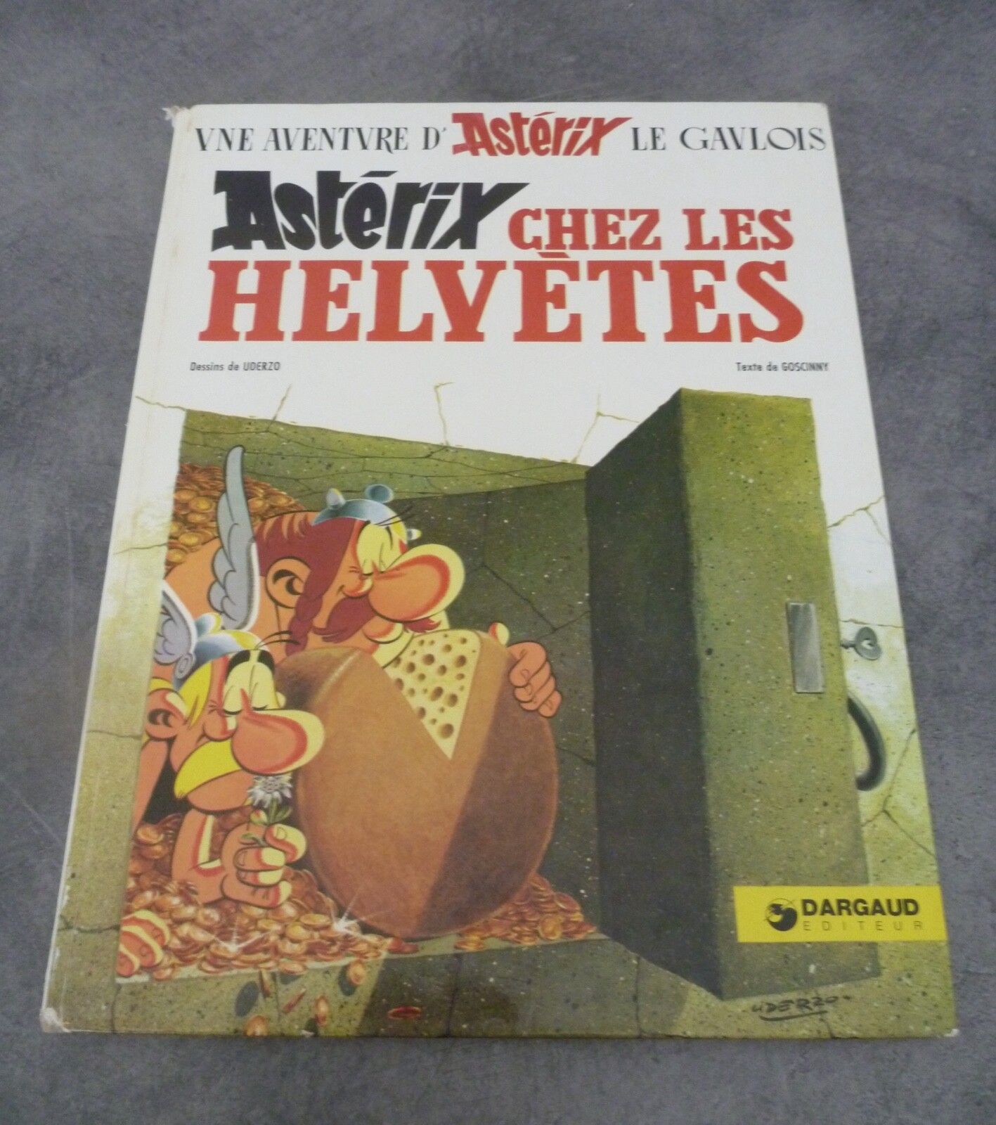  ASTERIX chez les helvètes Livre BD Uderzo, Goscinny Dargaud 1978 - TBE