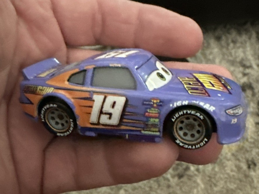 Disney Pixar Cars 3 Bobby Swift #19 Octane Gain Mattel 1:55 Diecast Loose