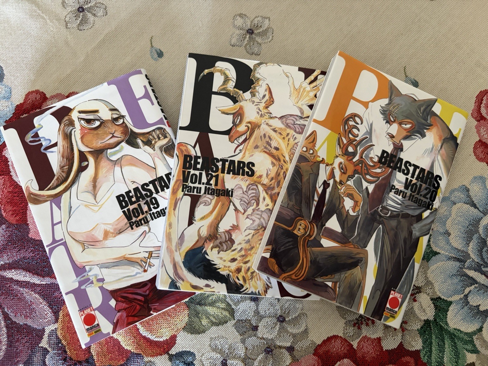 Beastars lotto manga volumi 1-21 Paru Itagaki Planet Manga Italiano