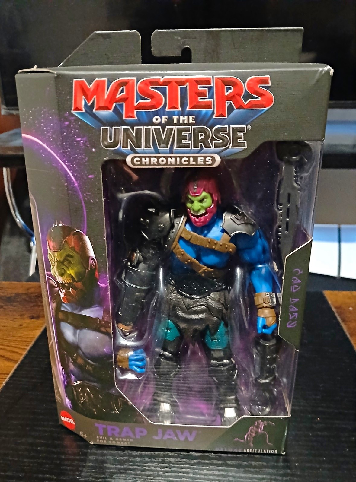 Mattel Masters of the Universe Chronicles Trap Jaw Deluxe Action Figure