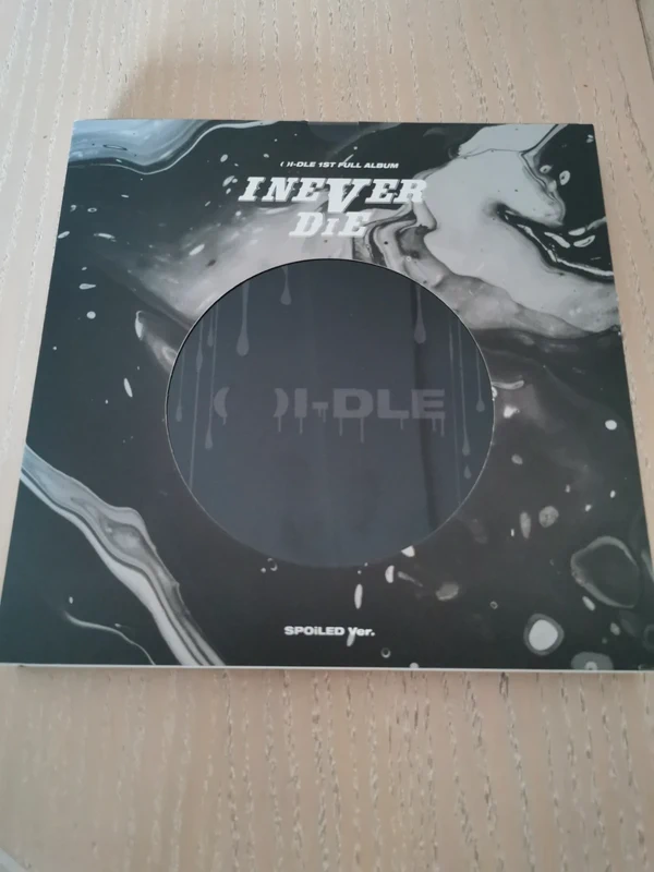 Album I never die de (g) i-dle