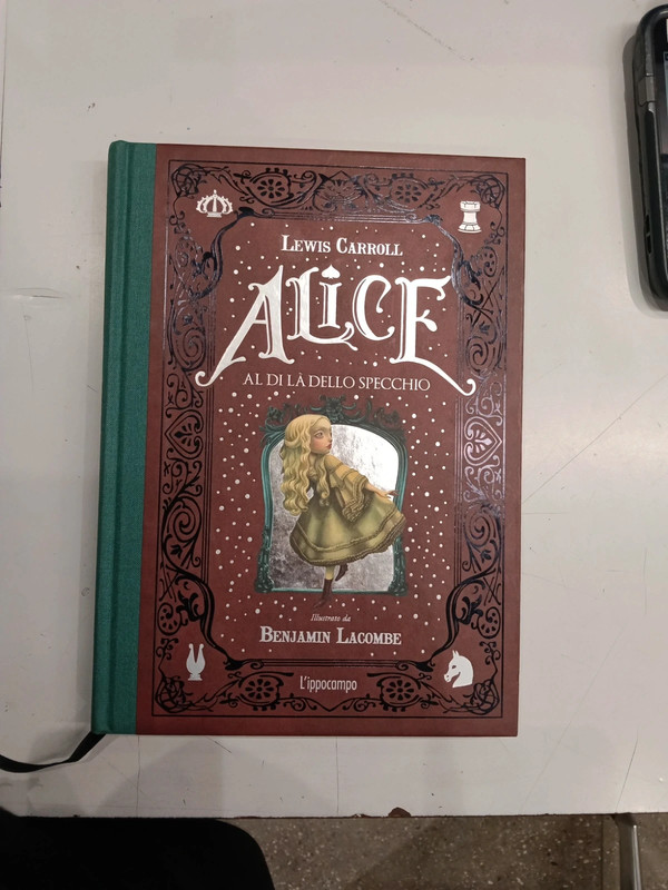 Alice al di lá dello specchio
