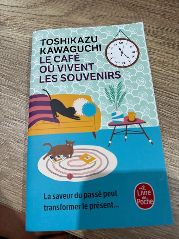 Livre de poche neuf le café où vivent les souvenirs