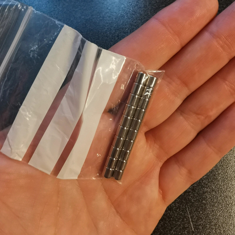 20 aimants neodymes : 5 x 5 mm