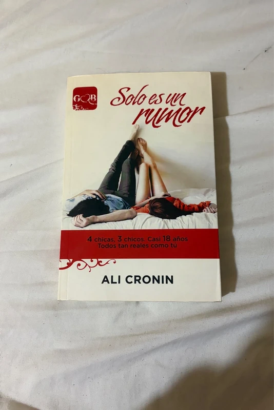 “Solo es un rumor” de Ali Cronin