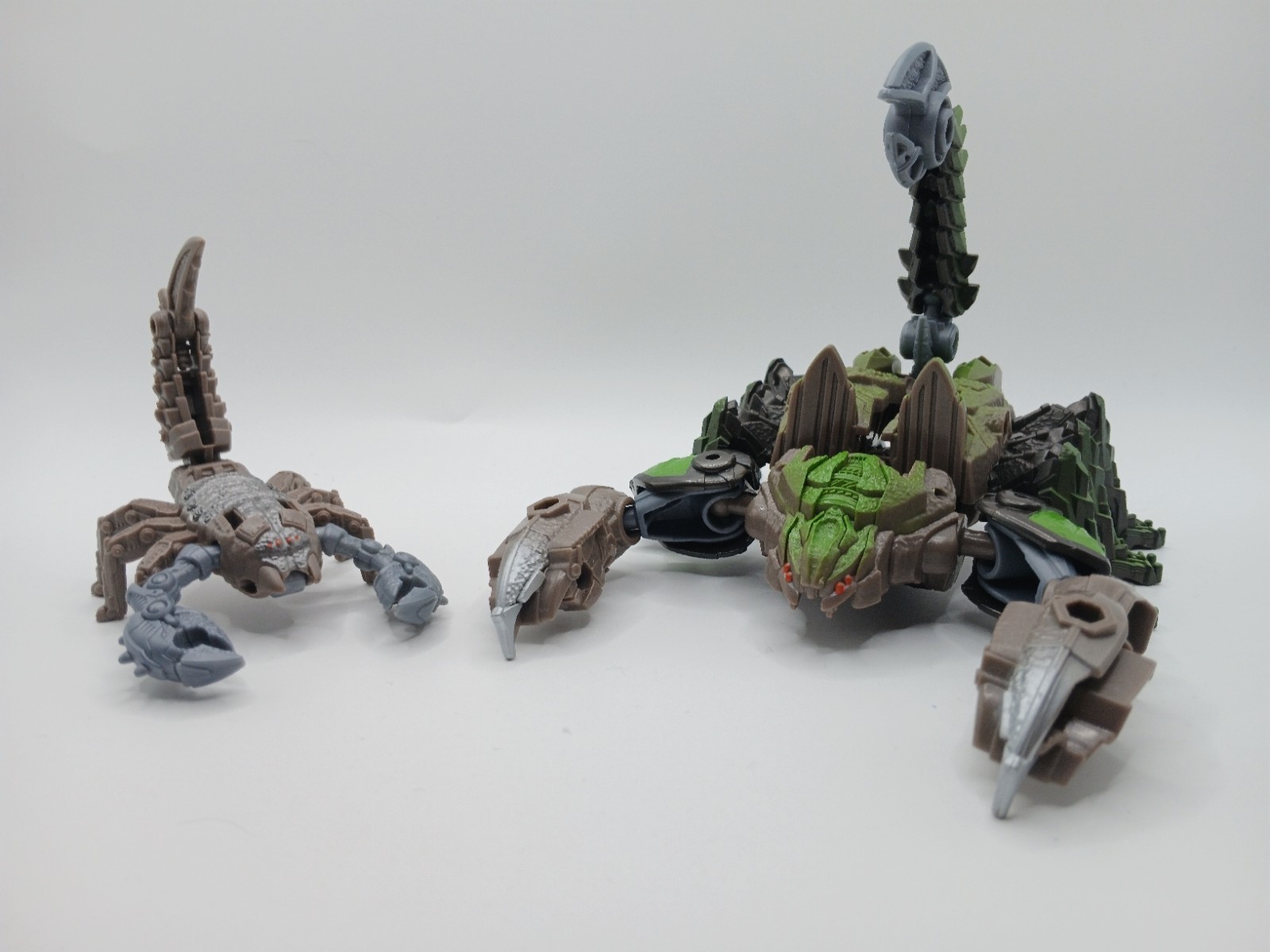 Due stupidi idioti (Transformers Rise Of The Beasts Scorponok)