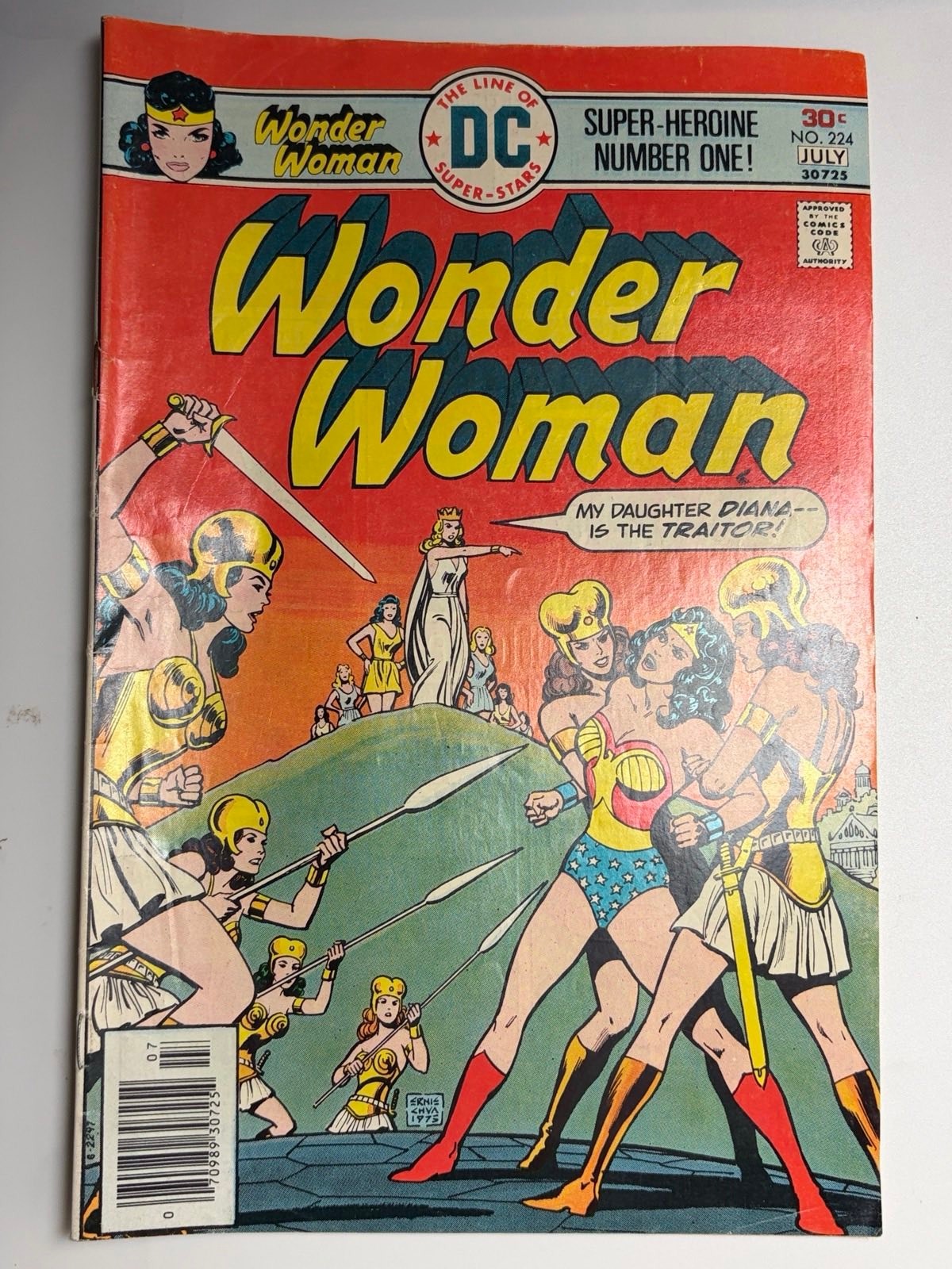 Wonder Woman #224 (1976) in 5.0 Ottimo/Bene - Spedizione illimitata
