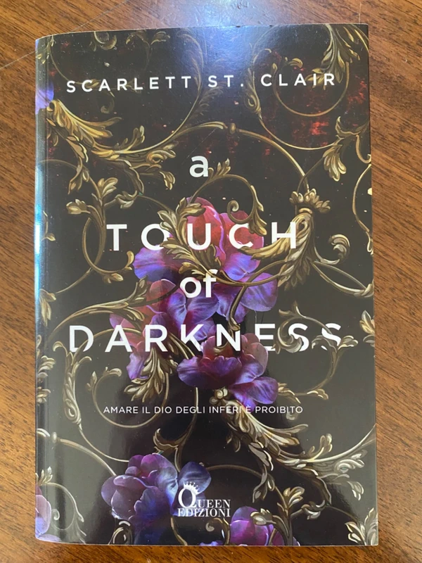 Touch of Darkness – Scarlett St. Clair