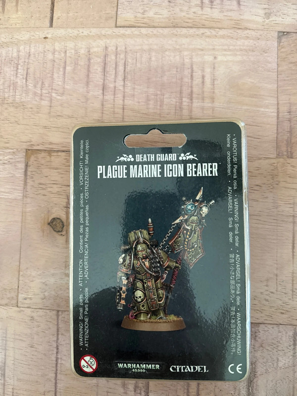 Death guard plague marine icon bearer