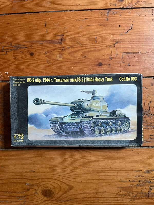 JS-2 mod 44 maquette 1/72 biélorusse