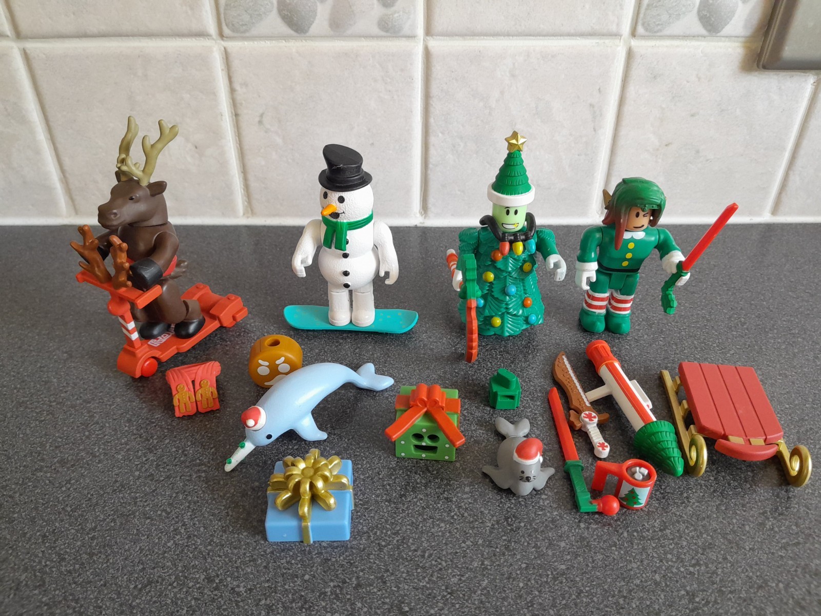 Roblox Christmas toy bundle - figures and accessories