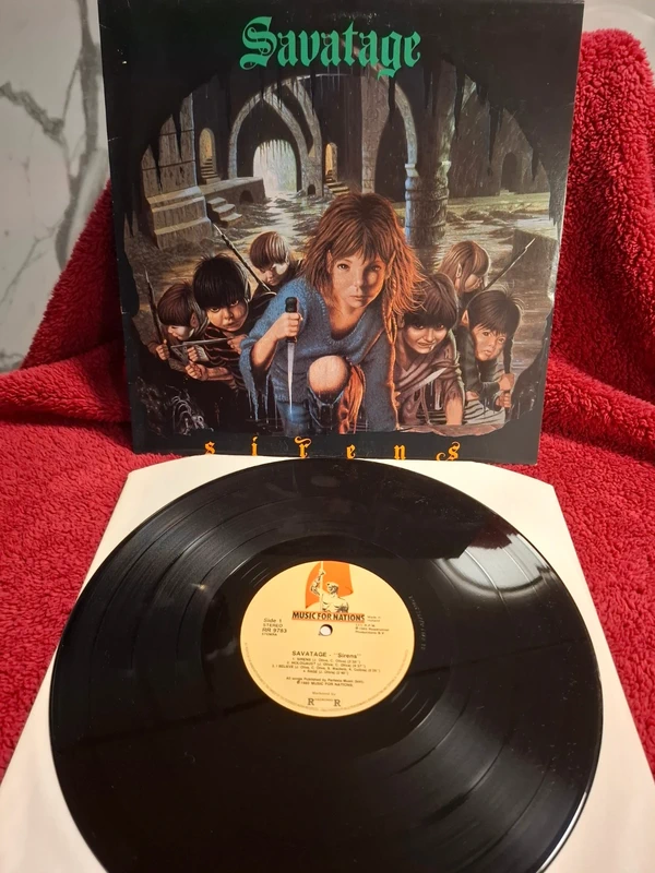 Savatage - Sirens (1983, originele Music for Nations / Roadrunner persing!)