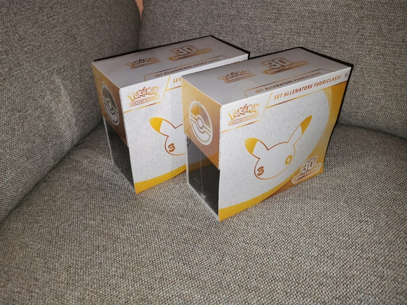 Set allenatore fuoriclasse pokemon 30 anniversario megaevoluzione ita