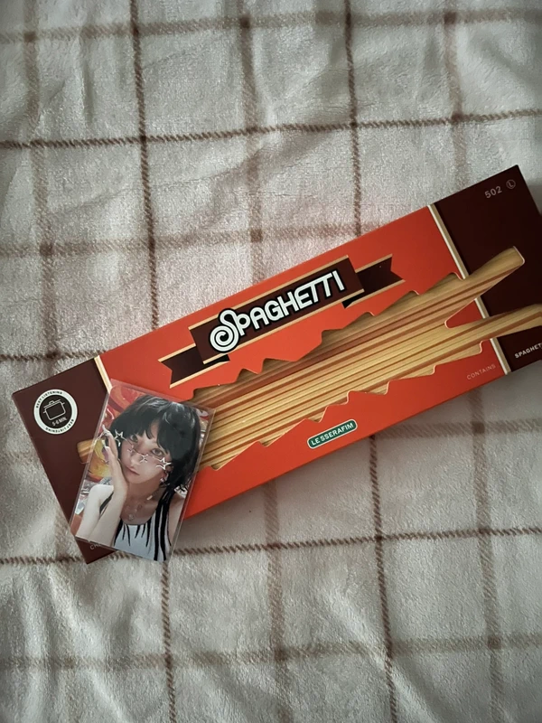 Le sserafim spaghetti