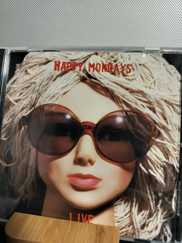 Happy Mondays - Live